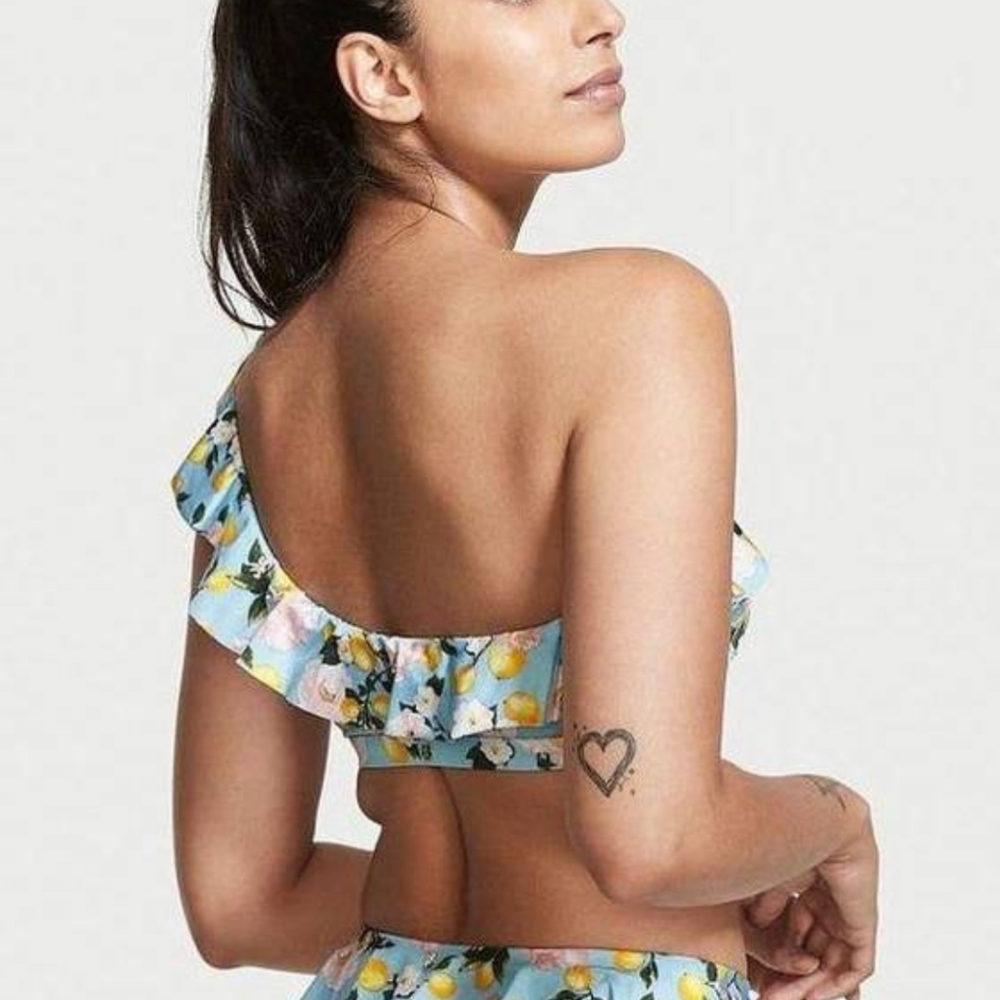 🆕️ VICTORIA'S SECRET- One shoulder bikini top- - Picture 3 of 4